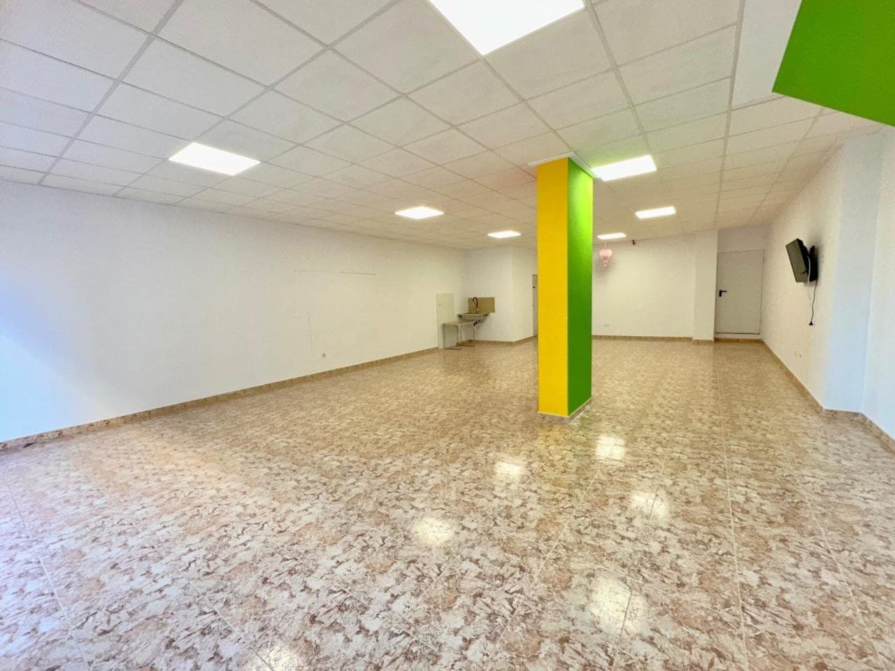 Local polivalente de 95 m² junto al Jardín Botànic Calduch - 4