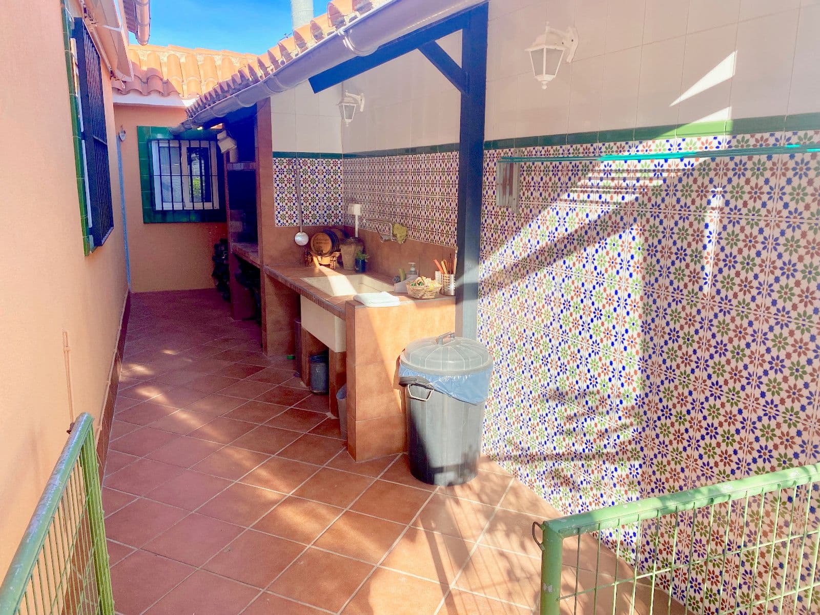 Chalet en el Madrigal de Vila-real con parcela y en una sola planta - 4