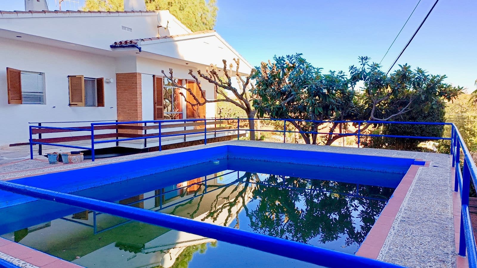 Chalet independiente en Los Ángeles de Vila-real con piscina