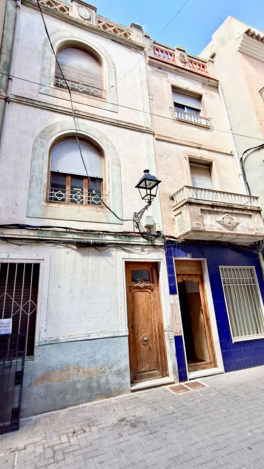 Dos casas unidas con terraza para reformar en el centro de Vila-real - 3