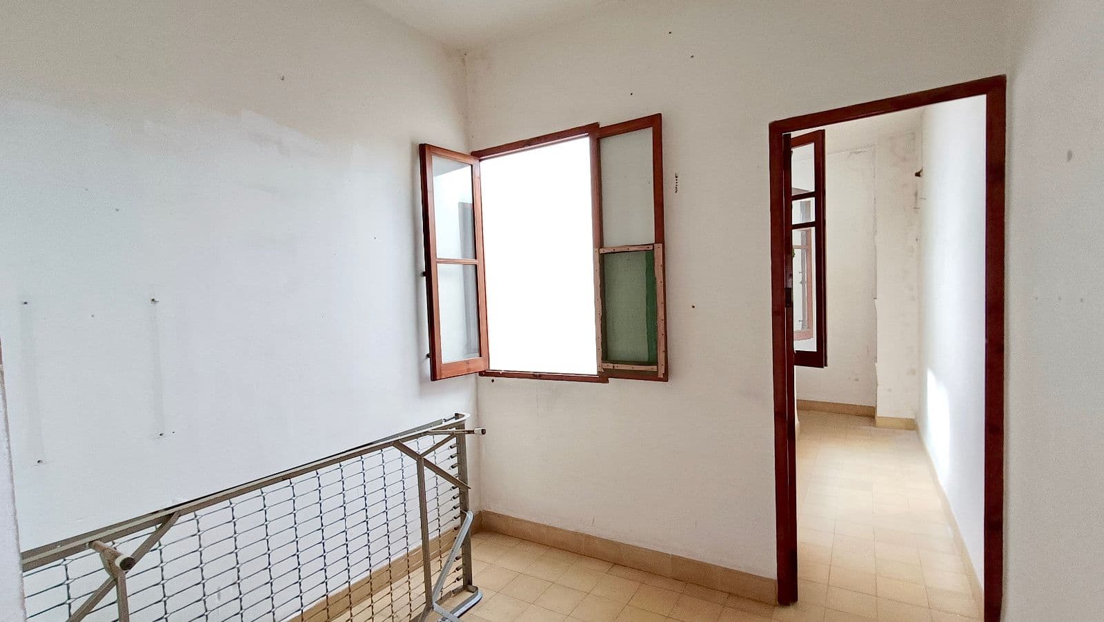 Dos casas unidas con terraza para reformar en el centro de Vila-real - 4