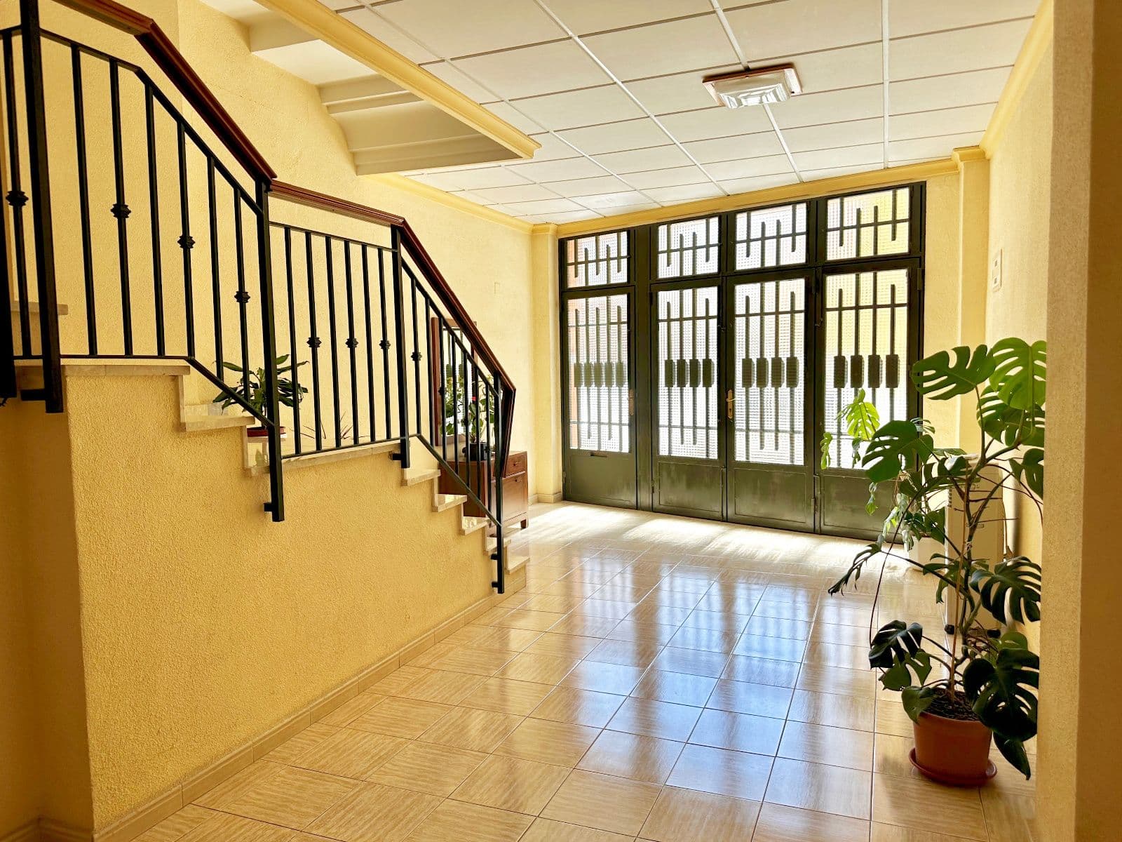 Casa amplia con garaje y terrazas en El Pilar de Vila-real