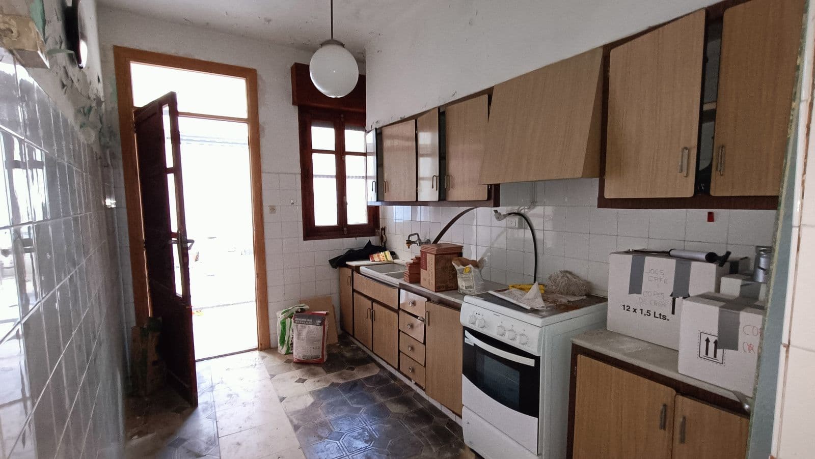 Local y vivienda a reformar con patio de 70 m² y garaje - 4