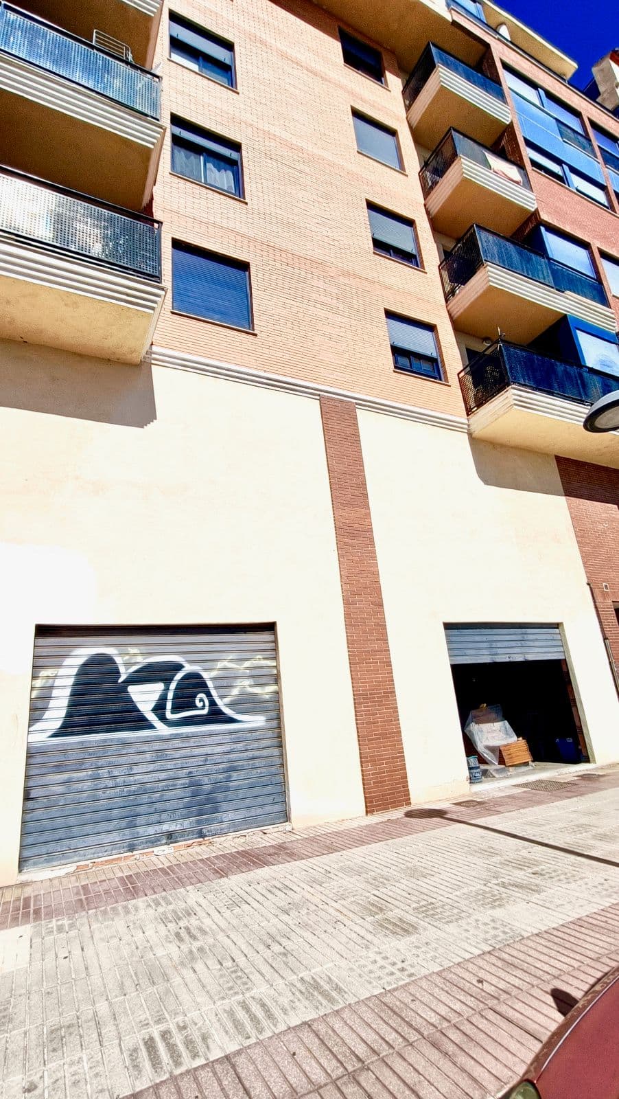 Local con salida de humos y terraza en zona Piscinas de Vila-real - 3