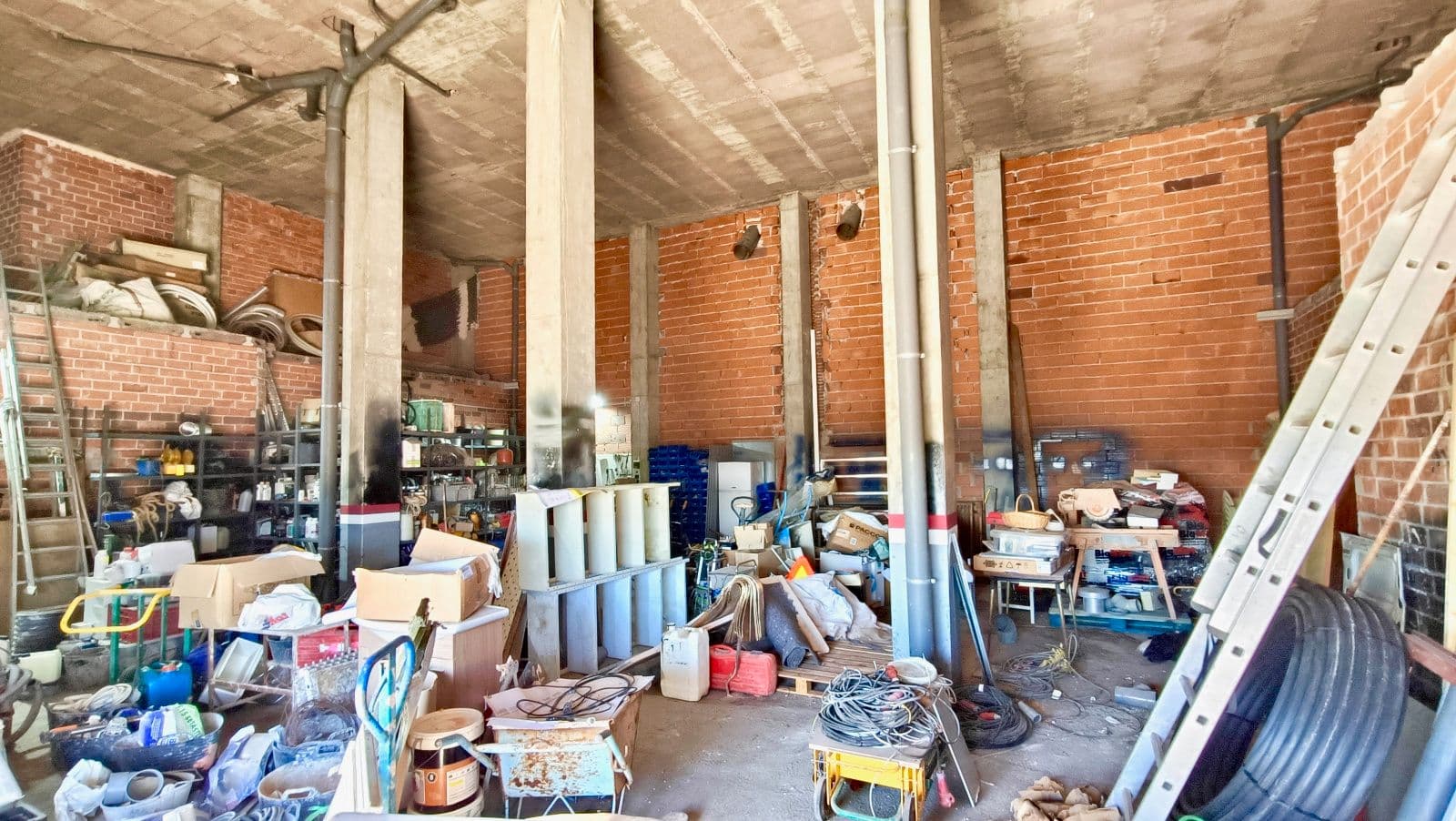 Local con salida de humos y terraza en zona Piscinas de Vila-real - 4