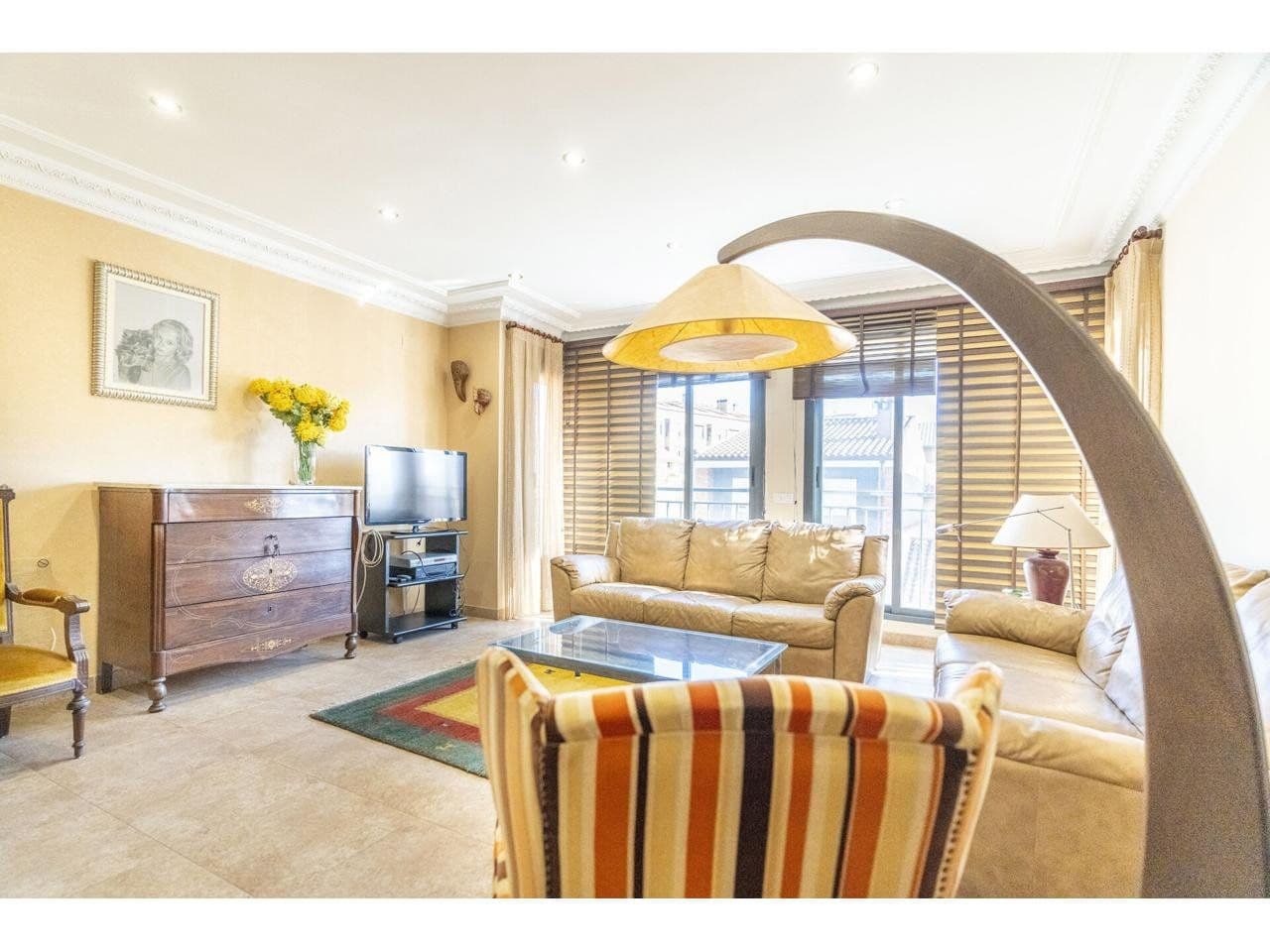 Piso amplio y luminoso en Vila-real con 5 habitaciones y garaje - 3