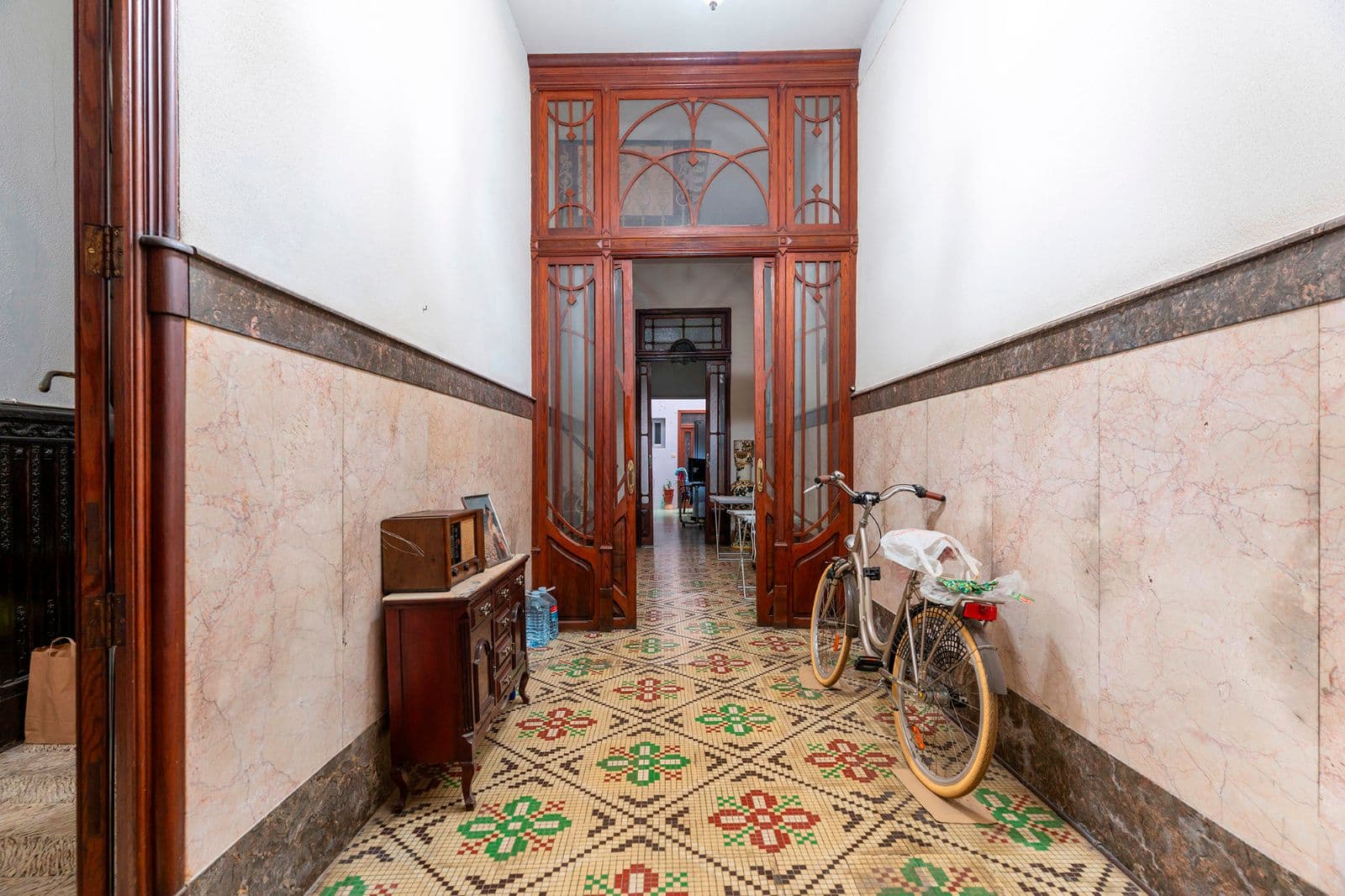 Casa modernista en el centro de Burriana con terrazas y carácter - 4