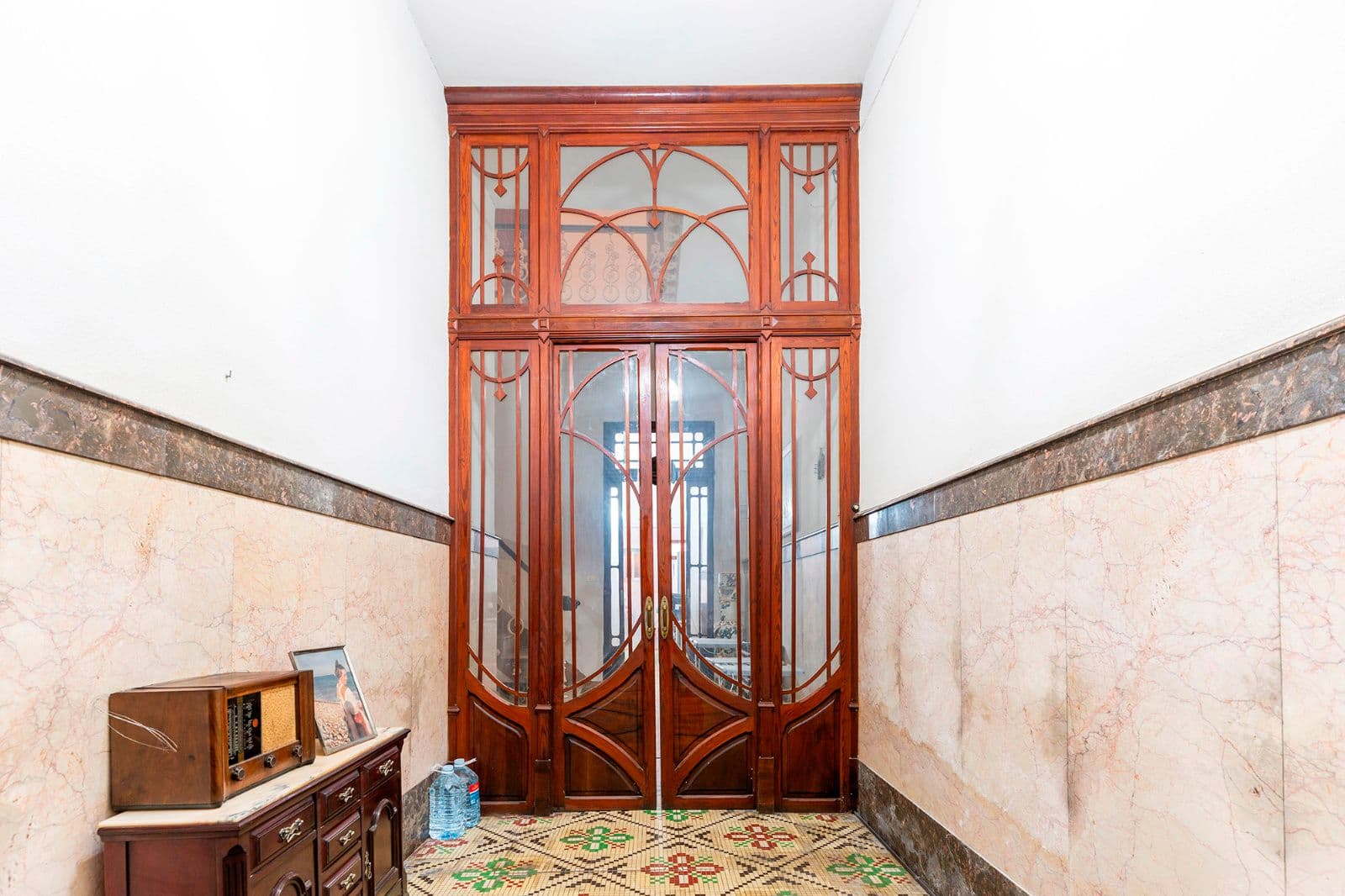 Casa modernista en el centro de Burriana con terrazas y carácter - 2