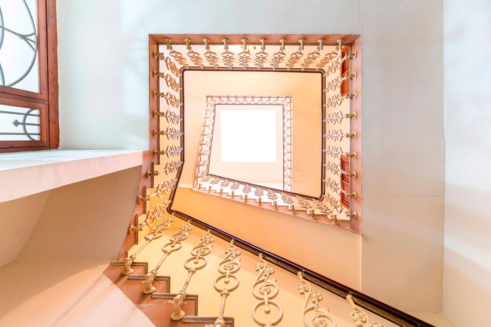 Casa modernista en el centro de Burriana con terrazas y carácter - 3