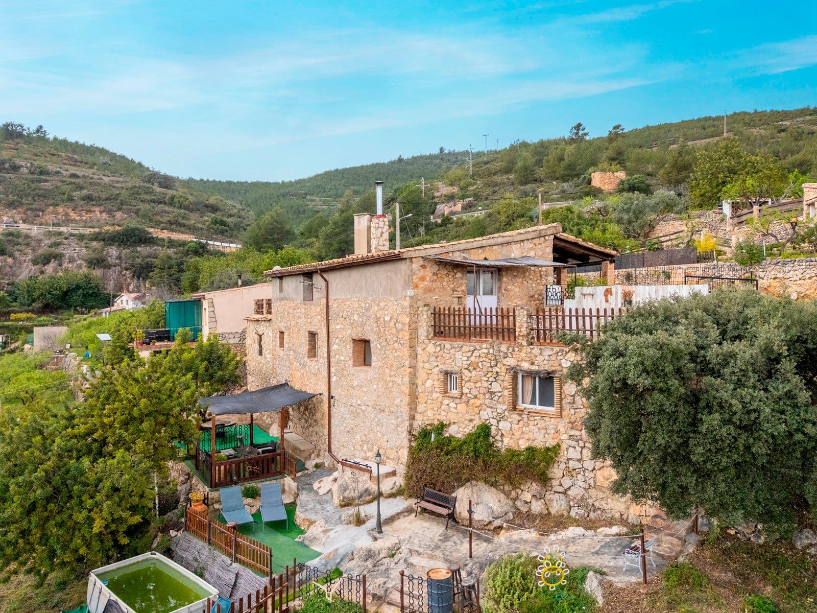 Complejo rural con piscina, terrazas y estudios independientes - 4