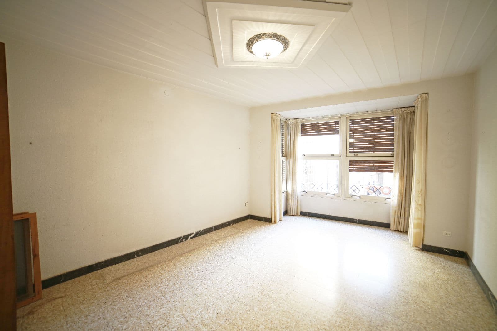 Casa céntrica en Vila-real, 4 plantas y amplia terraza - 2