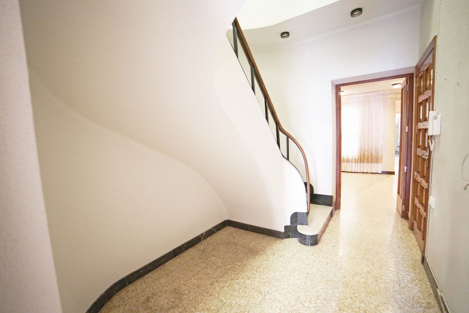 Casa céntrica en Vila-real, 4 plantas y amplia terraza