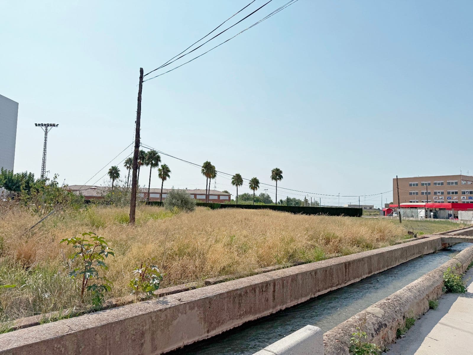 Terreno urbano 1.589 m² en Vila-real con uso terciario - 2