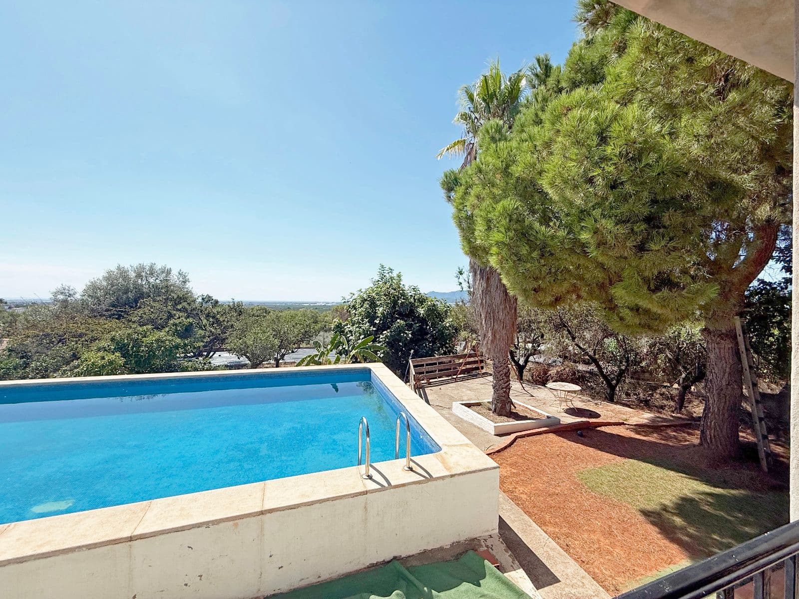 Chalet con piscina y parcela de 1.300 m² en urbanización de Onda - 3