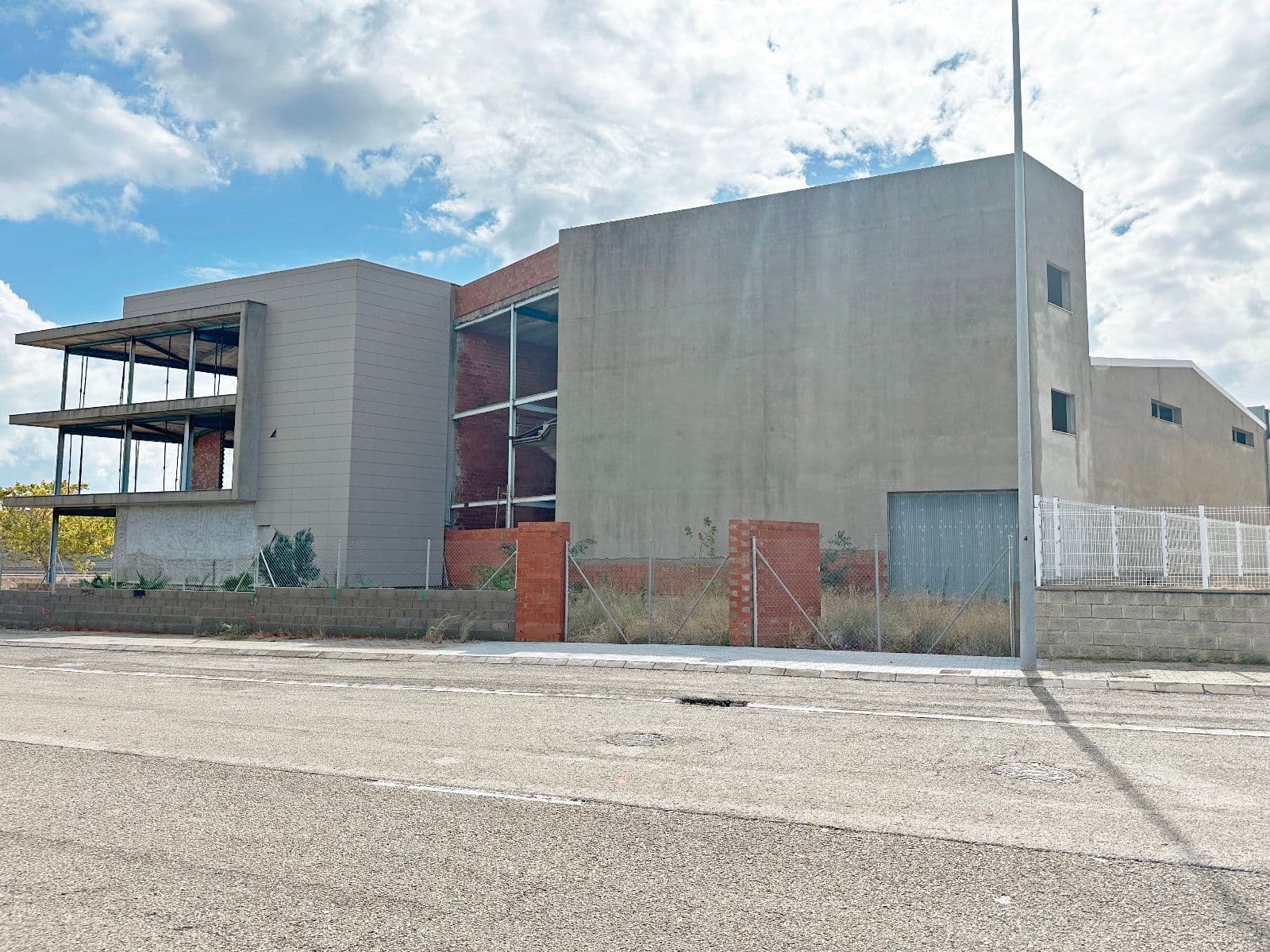 Inmueble en La Vall d’Uixó con nave, oficinas y aparcamiento - 5