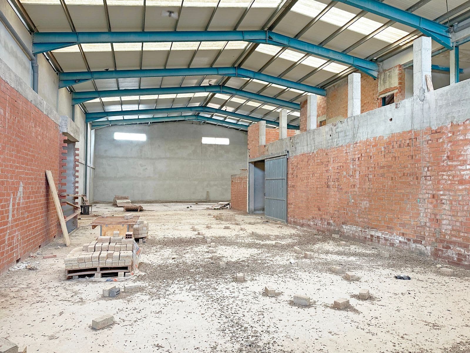 Inmueble en La Vall d’Uixó con nave, oficinas y aparcamiento - 4
