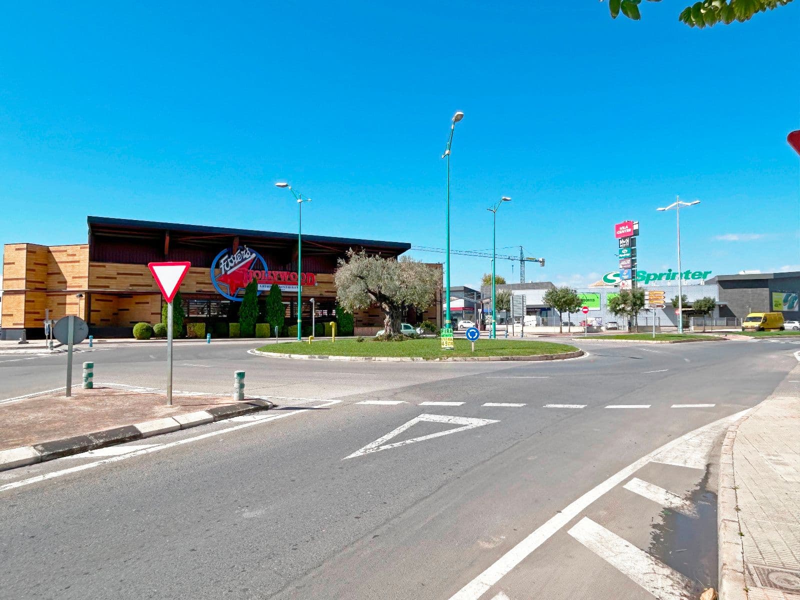 Local comercial en venta 3500 m² con parking en Vila-real