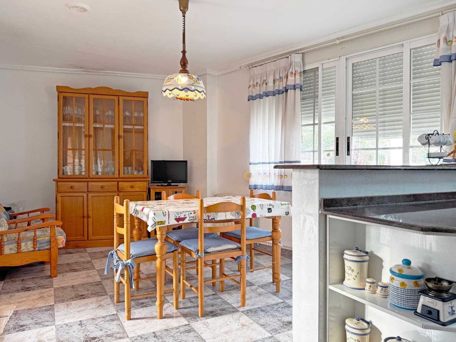 Casa en L’Alcora con 4 habitaciones, terraza y garaje triple