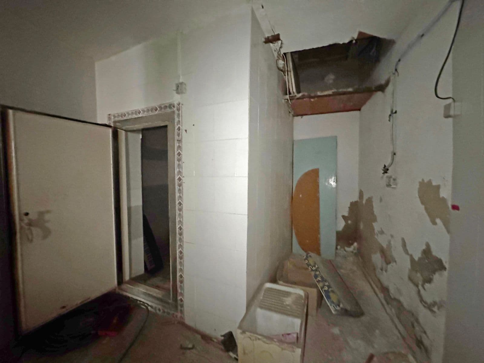 Casa amplia en Castellón con garaje, terraza y múltiples posibilidades - 2