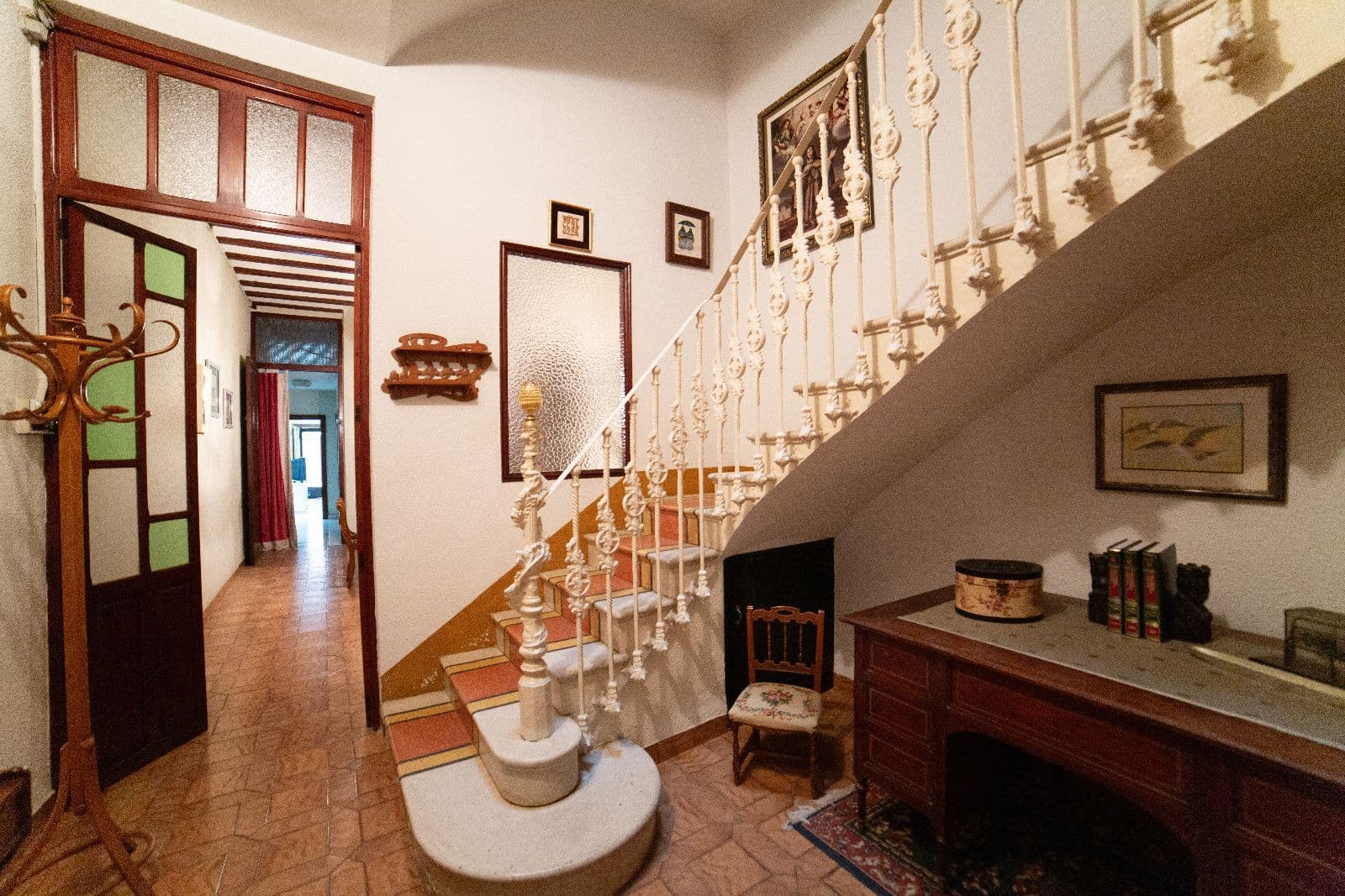 Casa céntrica con doble fachada