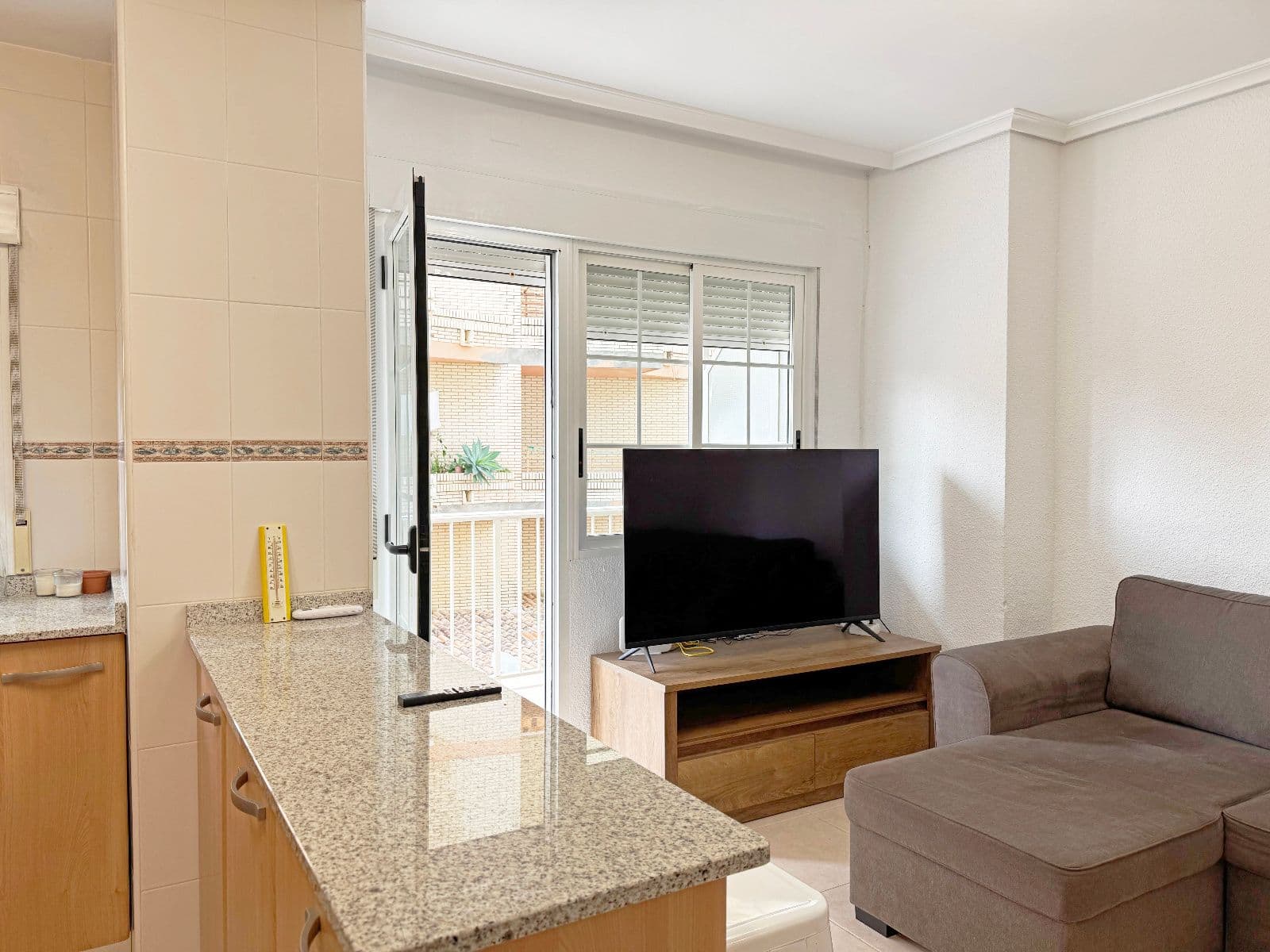 Apartamento reformado con vistas al mar en Oropesa - 5