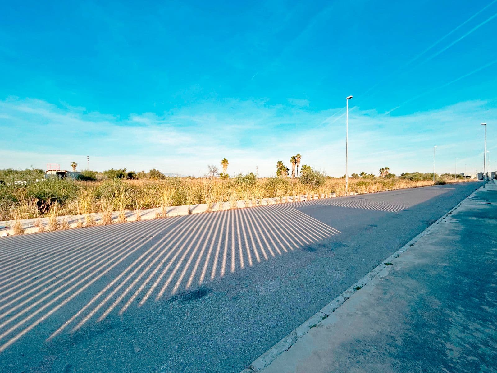 Terreno de 4.579 m² bien comunicado en Vila-real - 4