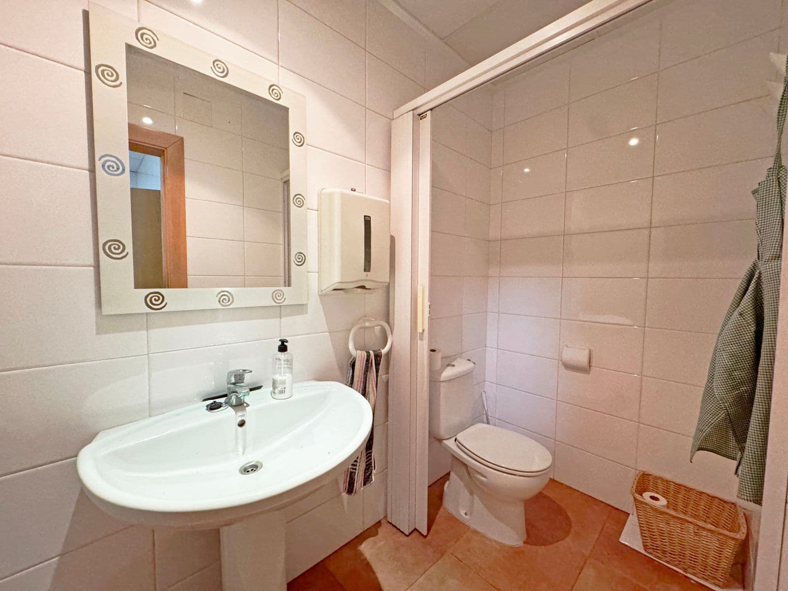 Local comercial amplio y funcional en Vila-real - 3