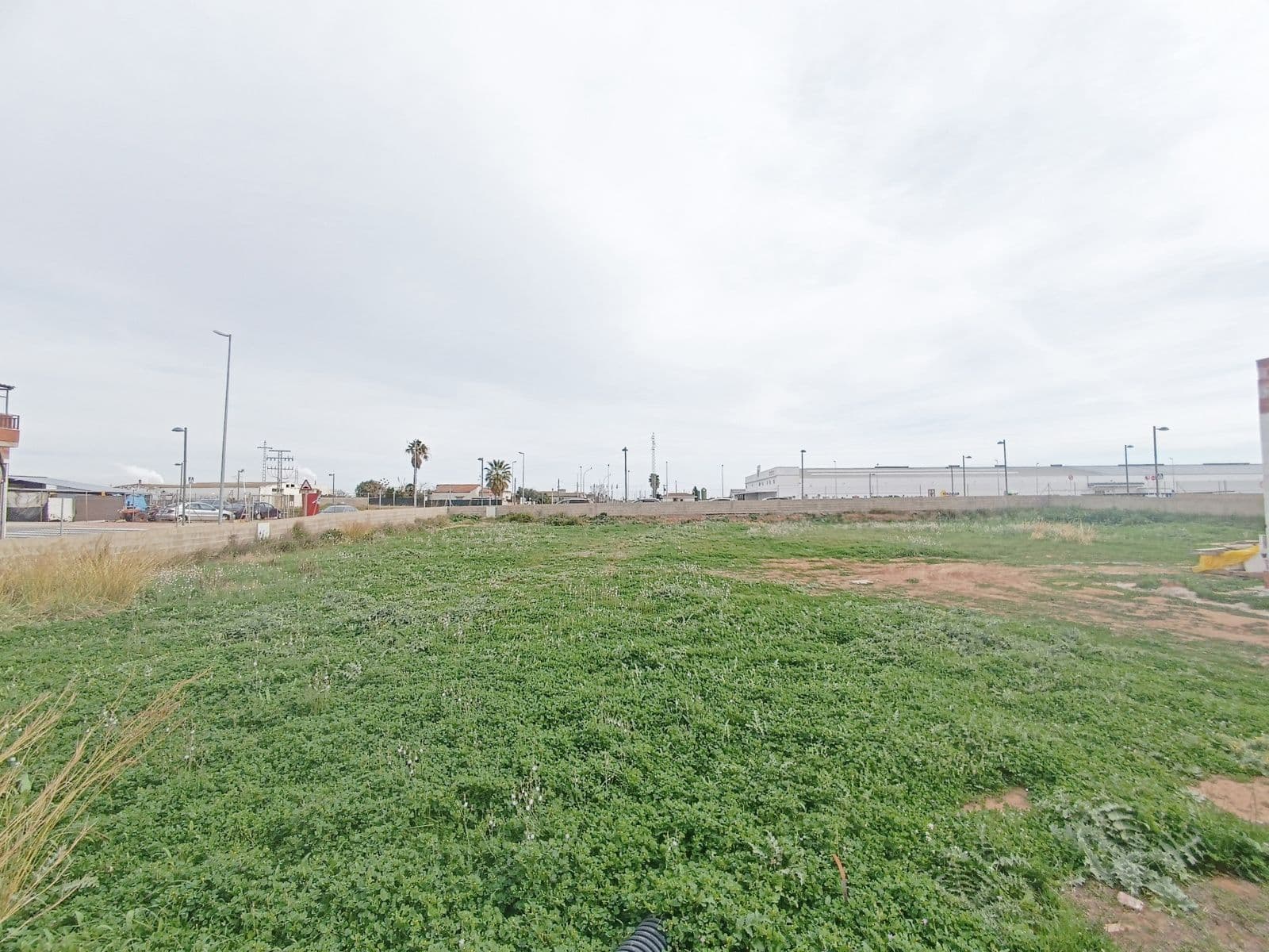 Solar urbano de 246,58 m² en Chilches para vivienda