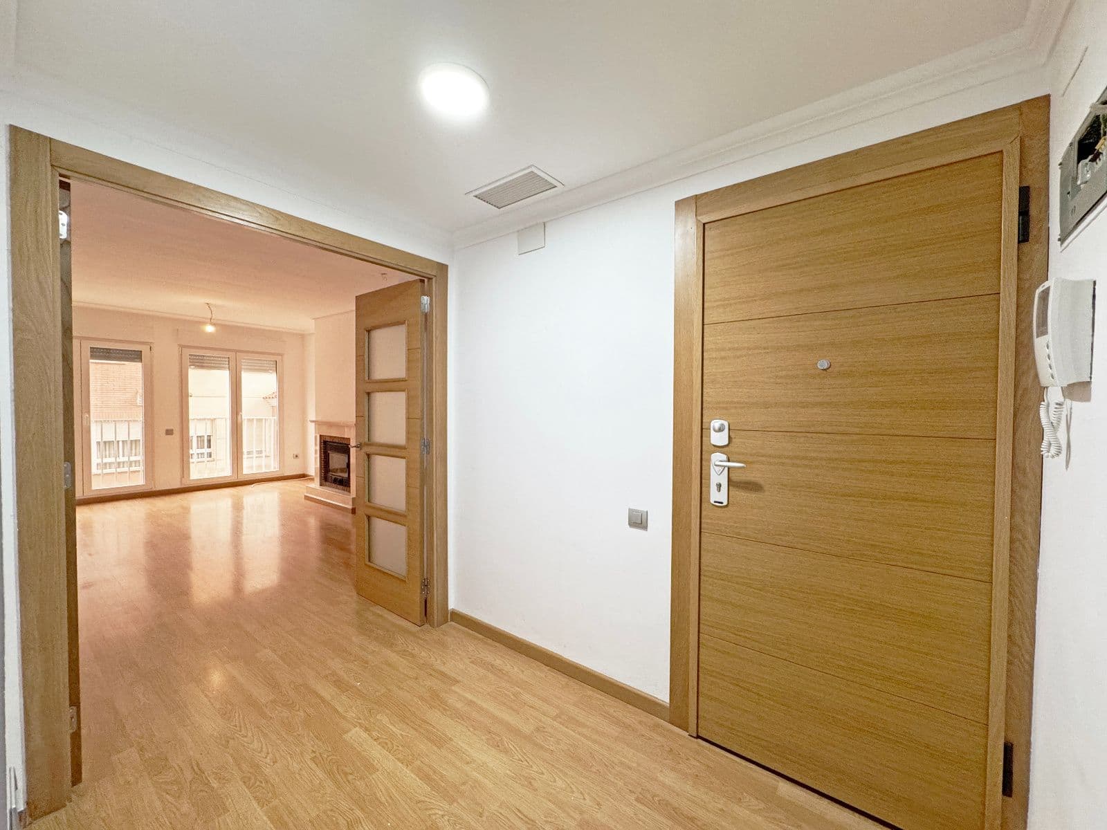 Piso con garaje y terraza en zona Polo Bernabé - 3