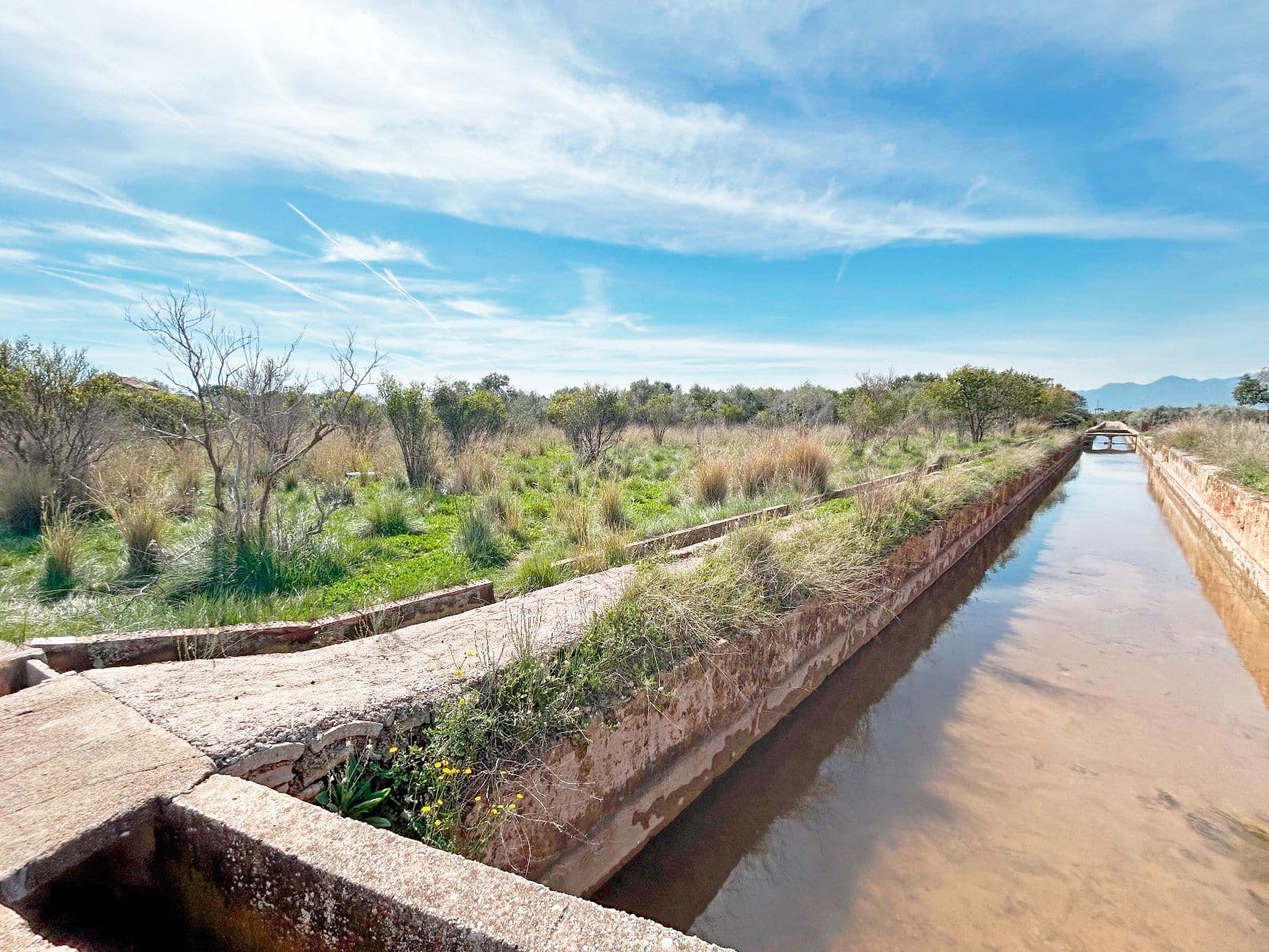 Terreno amplio con caseta en el camino del Assagador de Vila-real