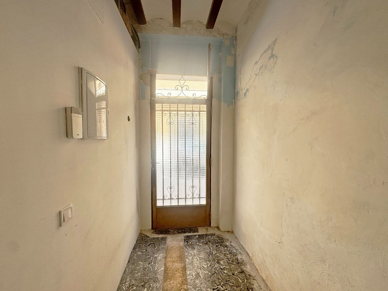 Casa con terraza para reformar en Burriana - 4