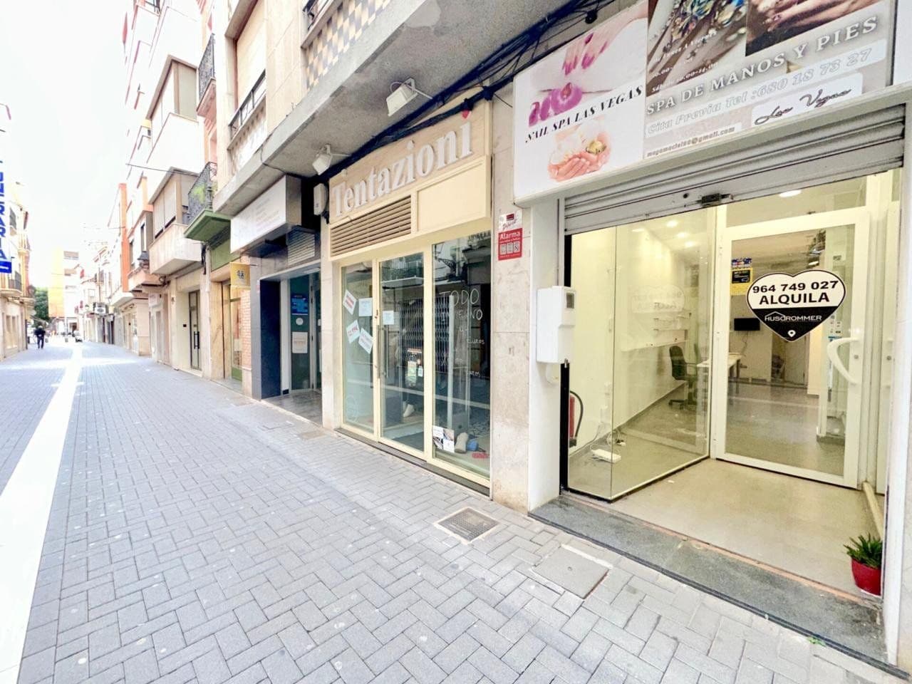 Se alquila local en centro de Vila-real